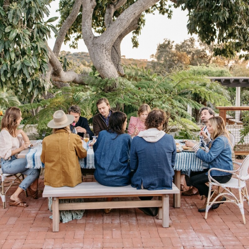 friends talking, brian and jessie de lowe dinner party in santa barbara