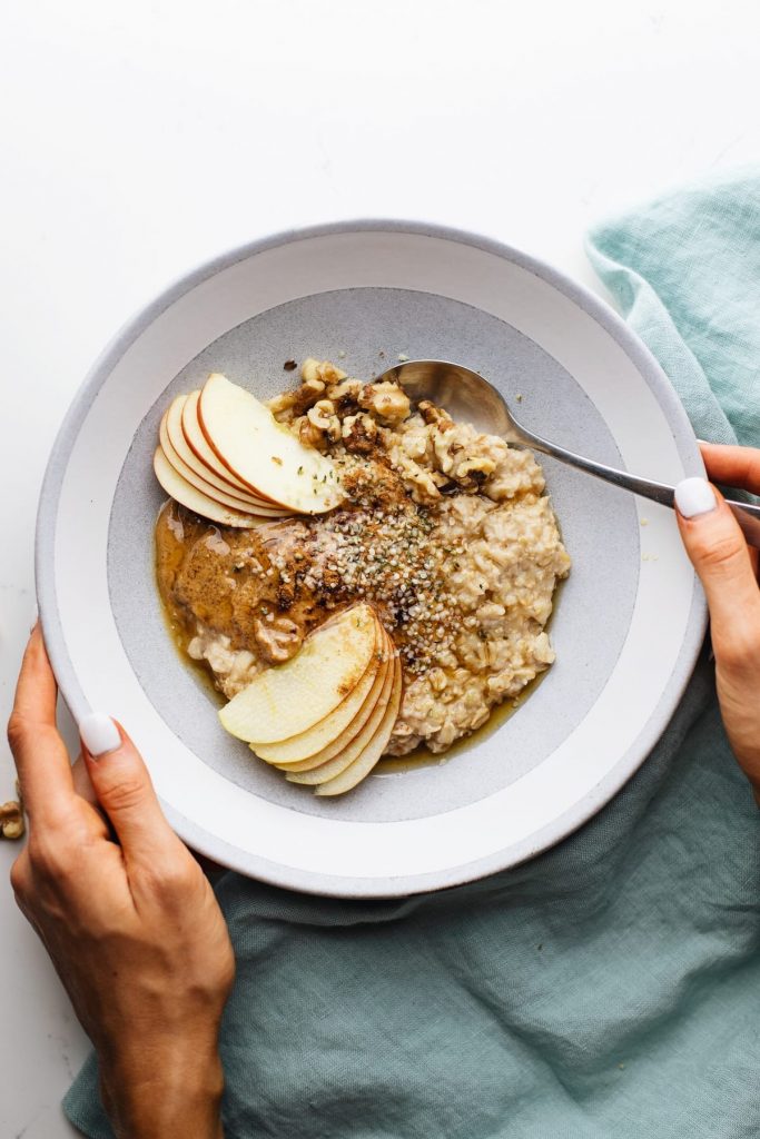 Apple Cinnamon Oatmeal Bowl