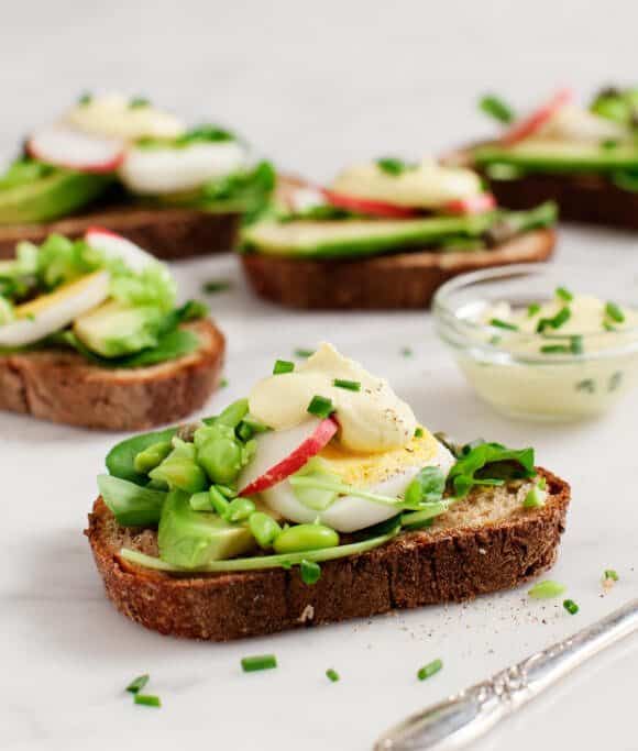 Avocado Almondaise Tartines_avocado toast recipes