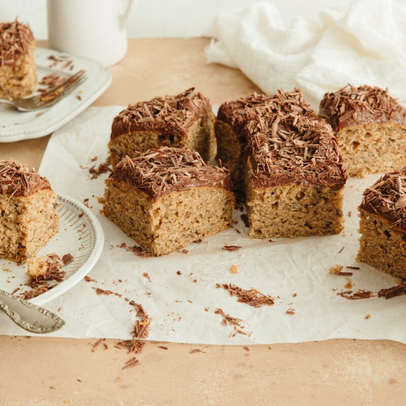 peanut butter banana snack cake with chocolate frosting