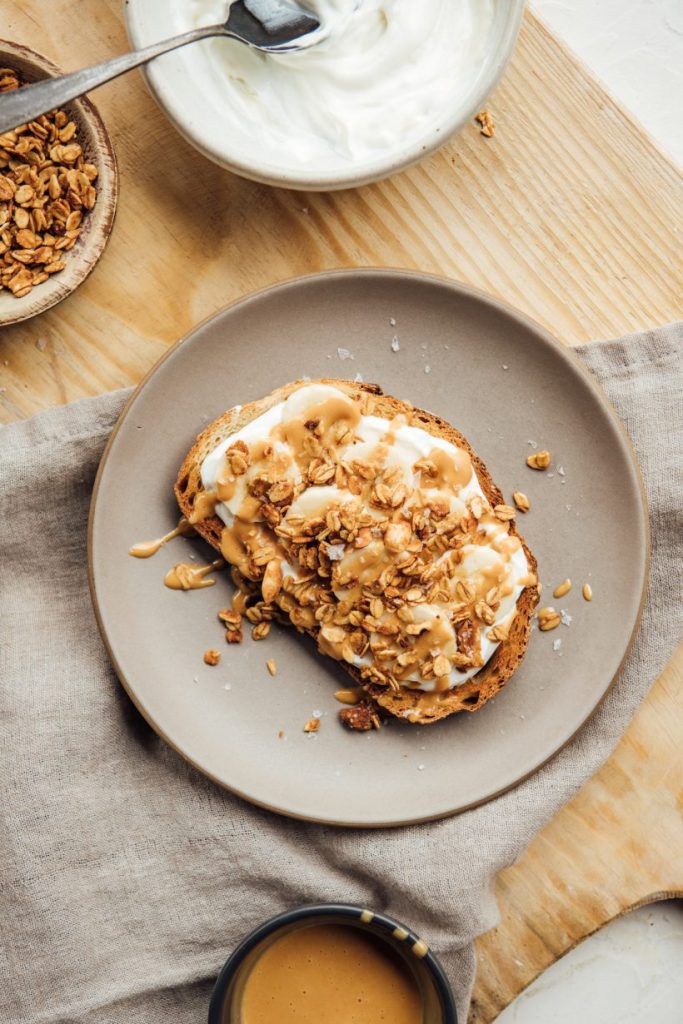 Yogurt Toast with Peanut Butter and Banana
