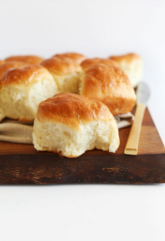 Simple Vegan Dinner Rolls