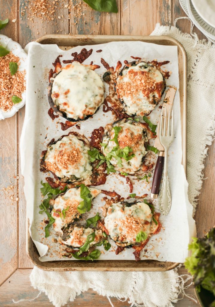 Caramelized Onion and Spinach Stuffed Portobello Mushrooms_easy winter recipes