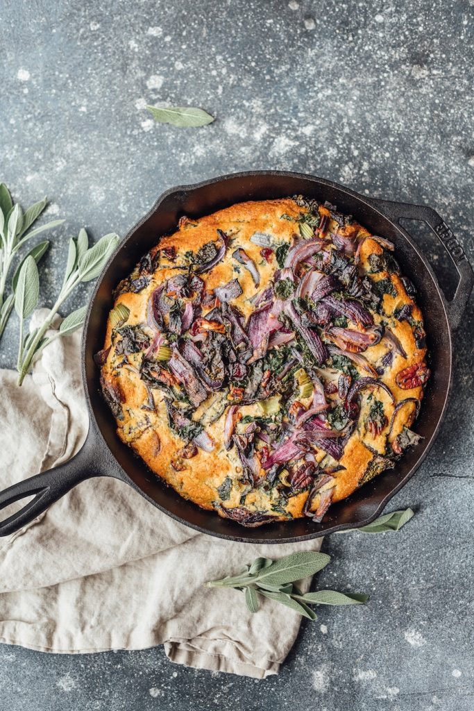 vegetarian skillet cornbread stuffing with kale and caramelized onions